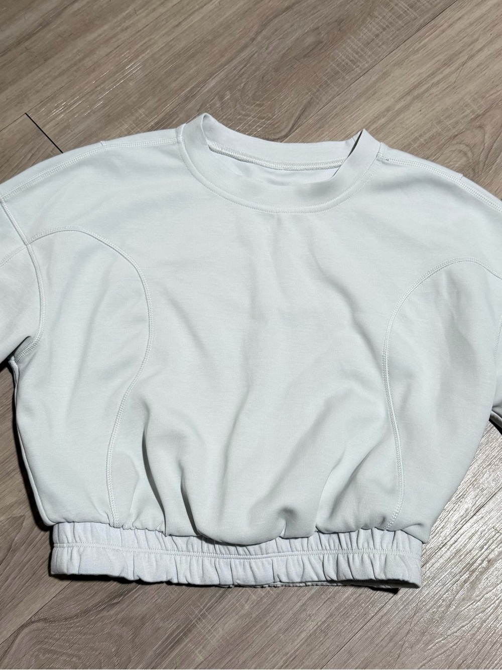 Lululemon White Cropped Short Sleeve Athletic Top Size 0